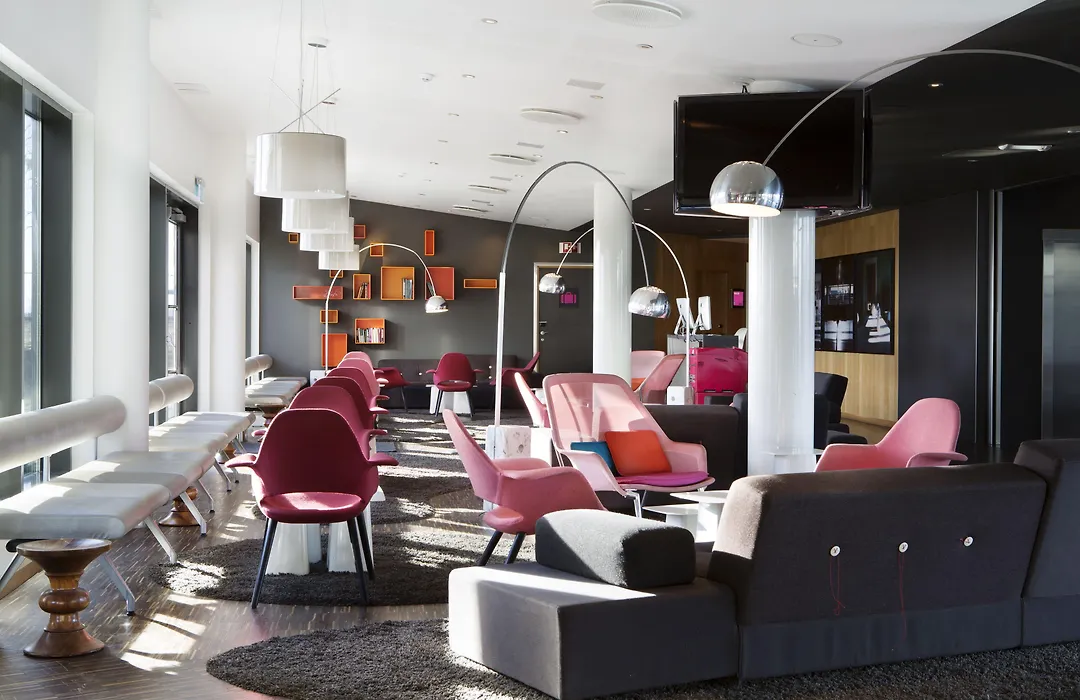Comfort Hotel Runway-1